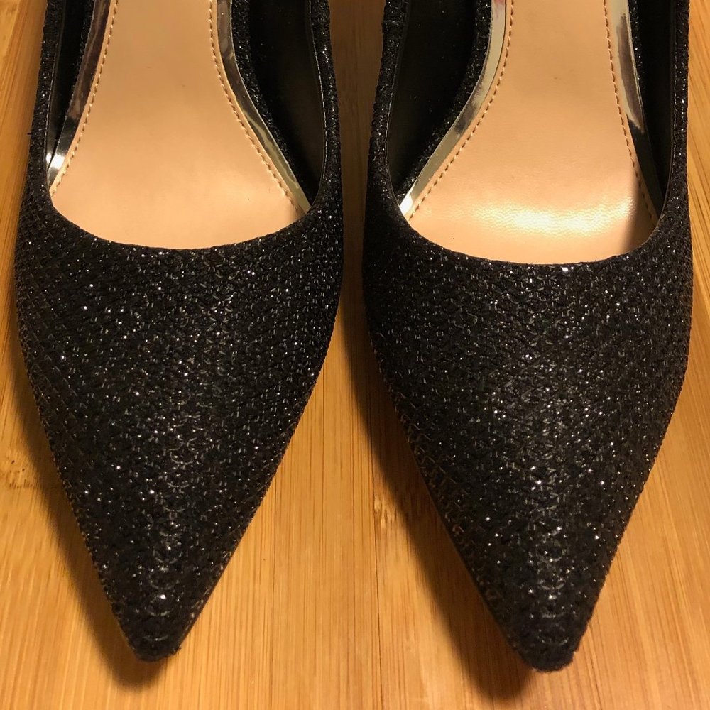 JEWEL BADGLEY MISCHKA BLACK RUMOR PUMPS